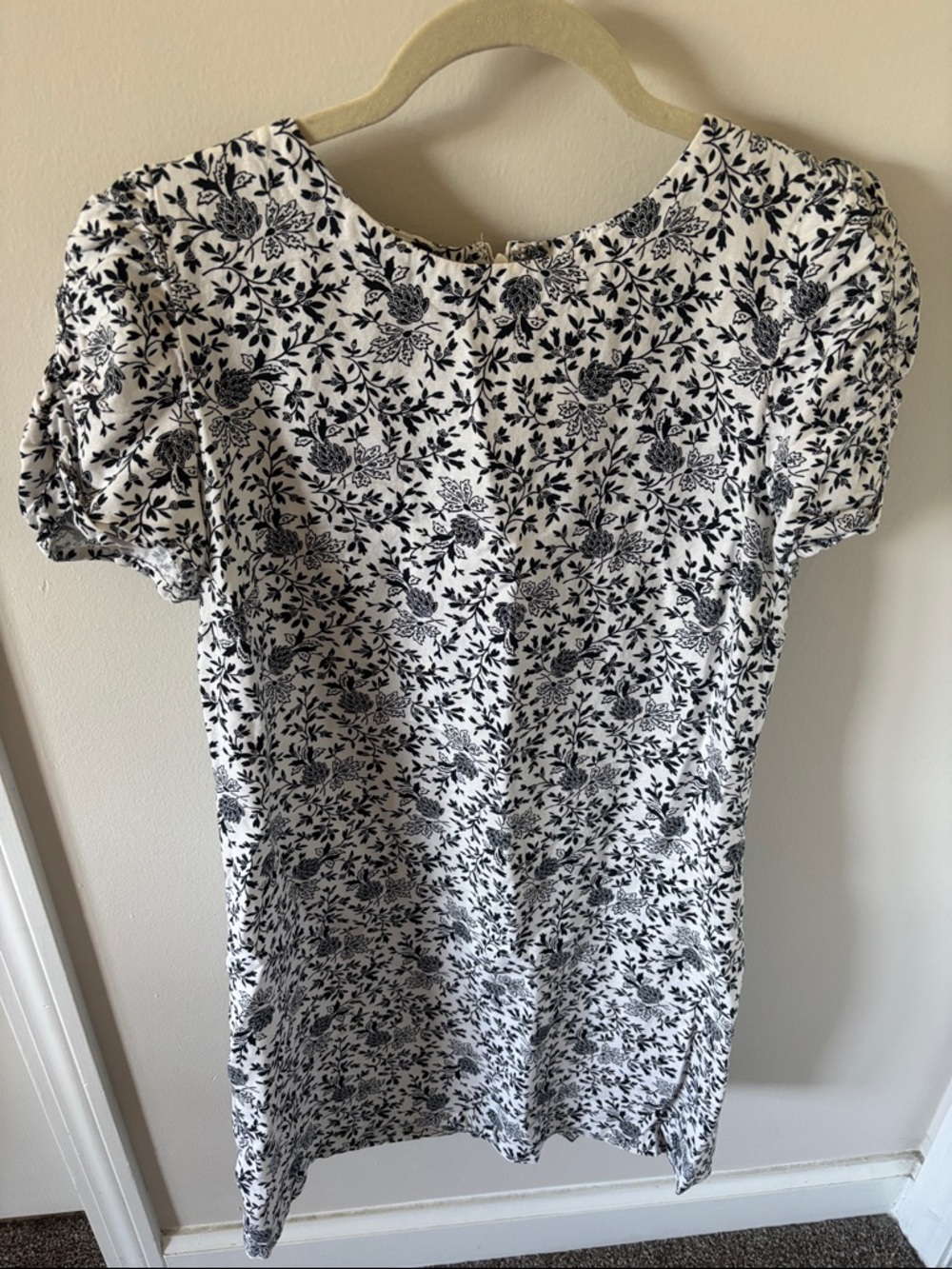 Loft Black and White Floral Puff Sleeve Dress